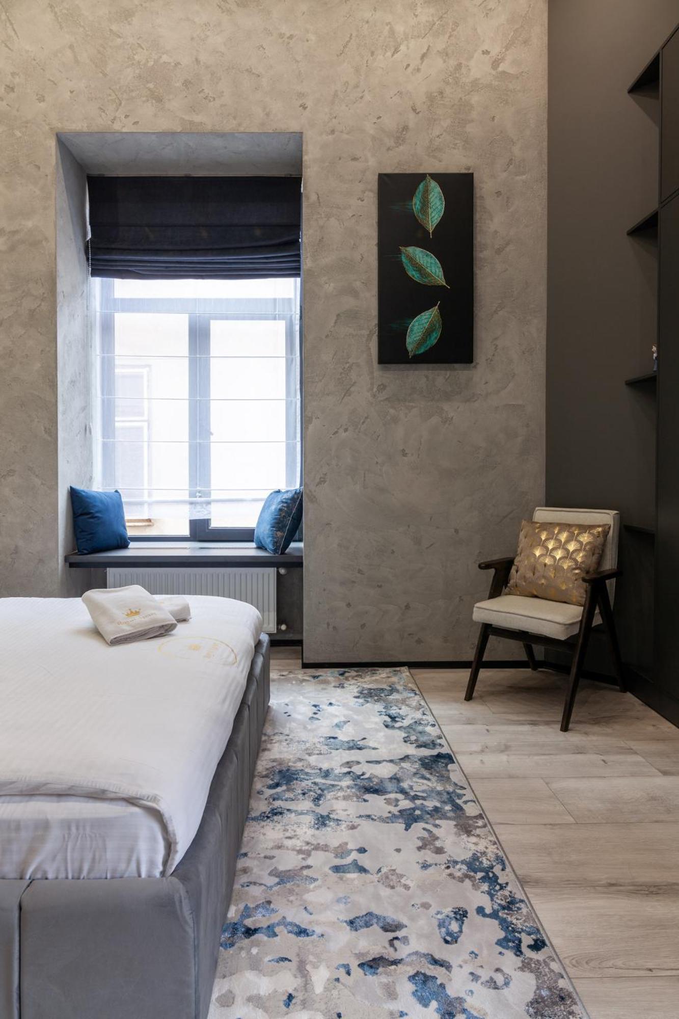 Royal Romantic Apartment With Bathtub Лвив Екстериор снимка